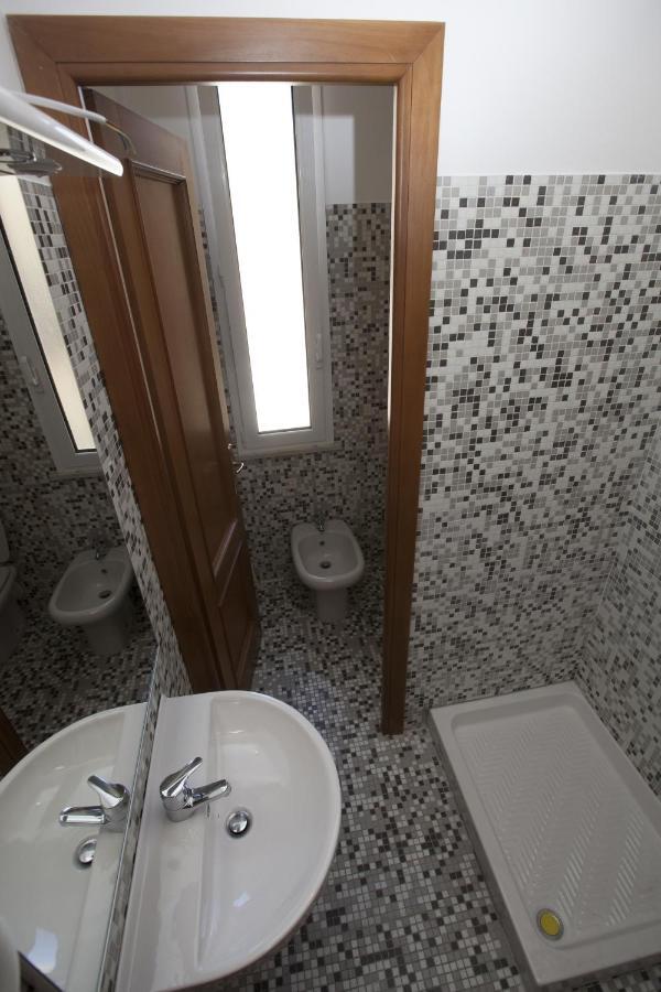 Italy Inn Генуя Экстерьер фото
